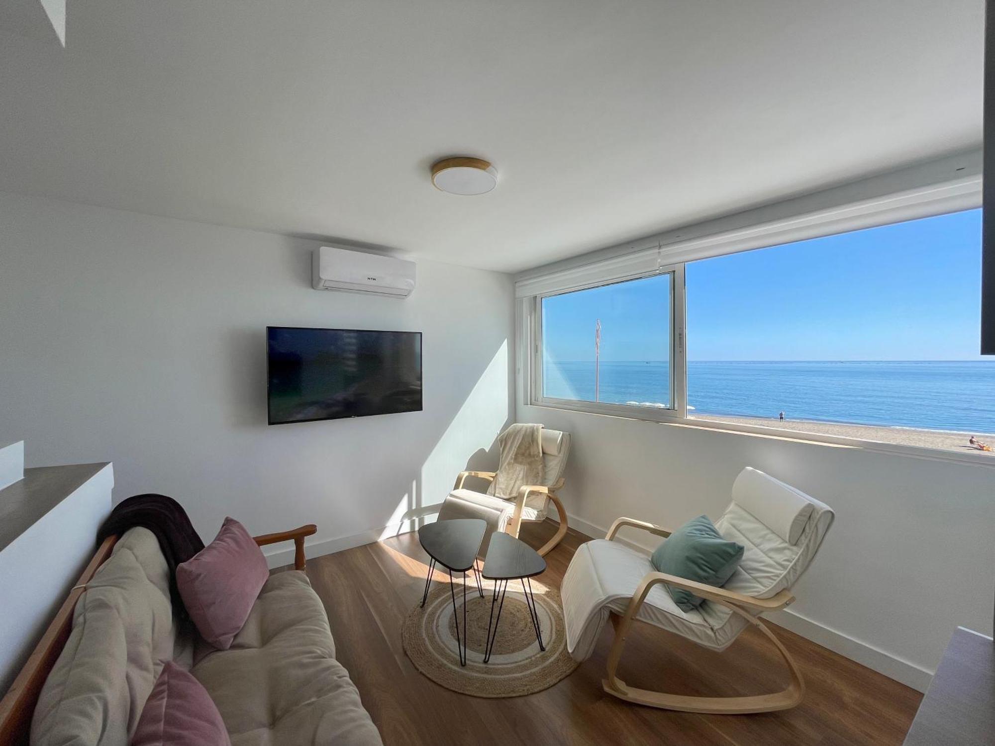 Apartamento Calma Carihuela Beach - 10 Metros De La Playa Torremolinos Exterior foto