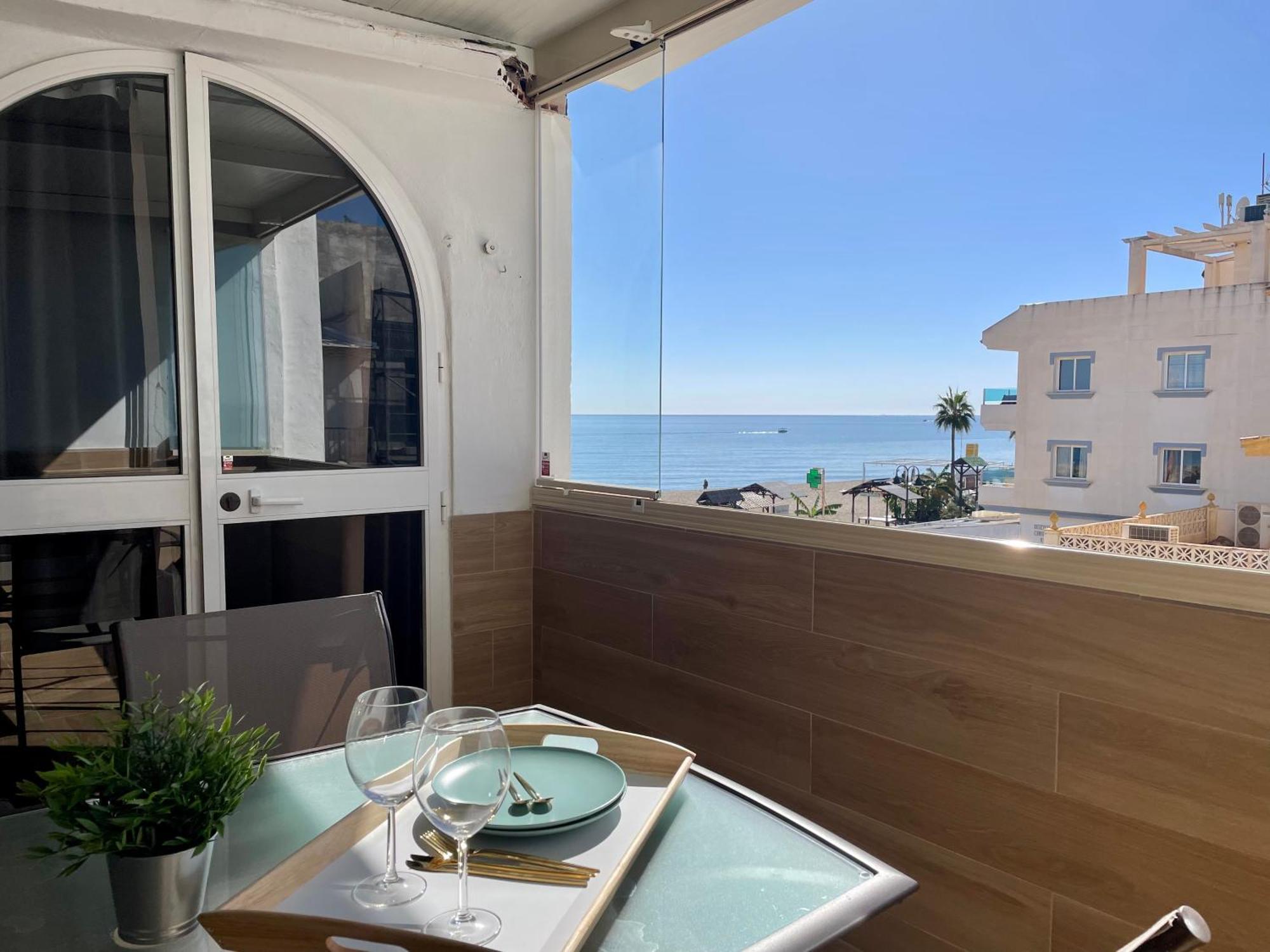 Apartamento Calma Carihuela Beach - 10 Metros De La Playa Torremolinos Exterior foto